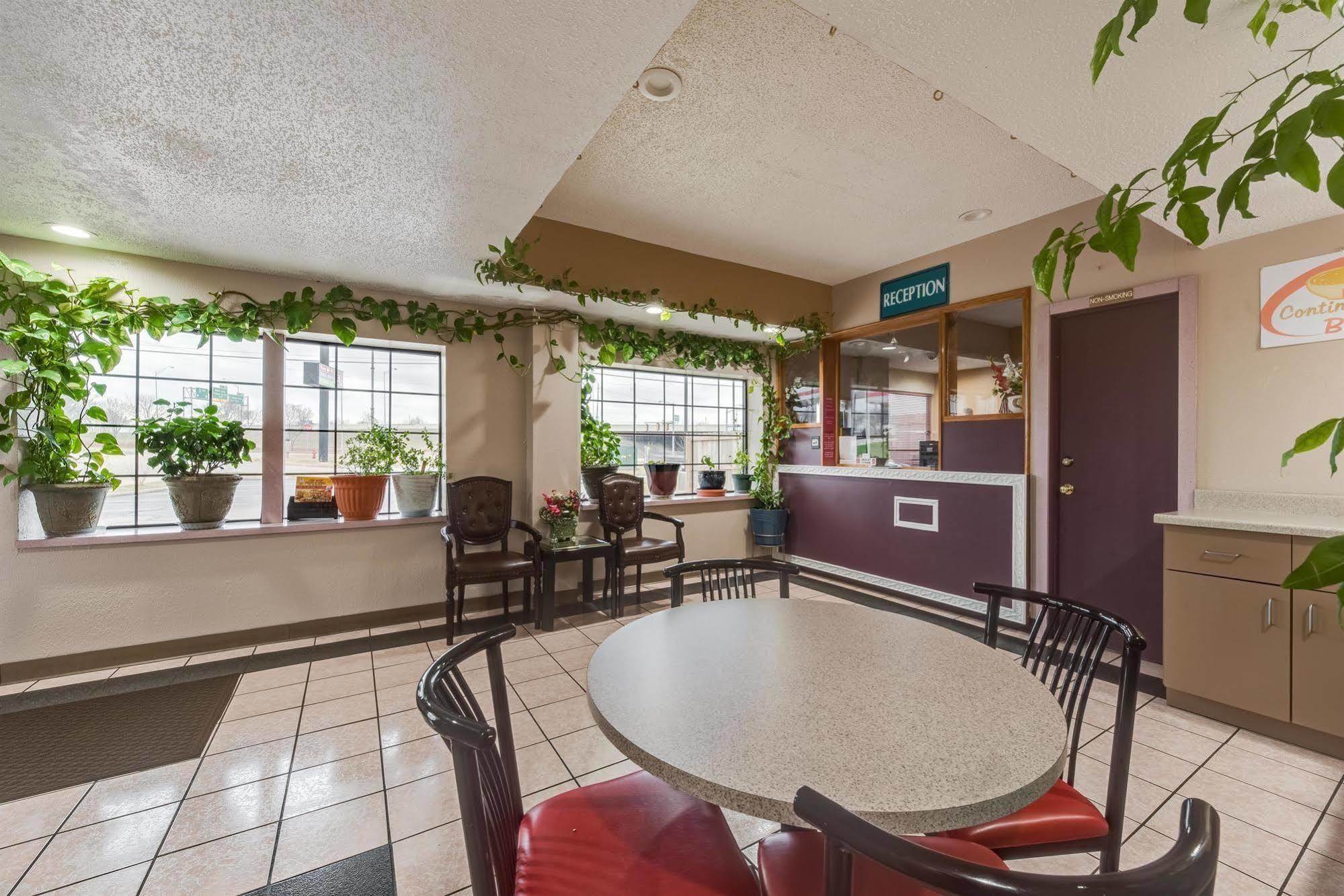 Travelers Inn Midwest City Exterior foto