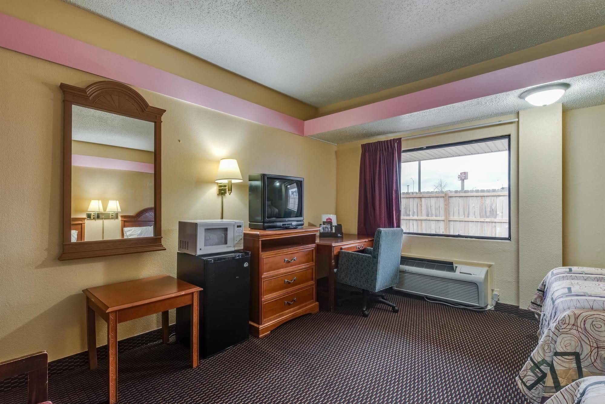 Travelers Inn Midwest City Exterior foto