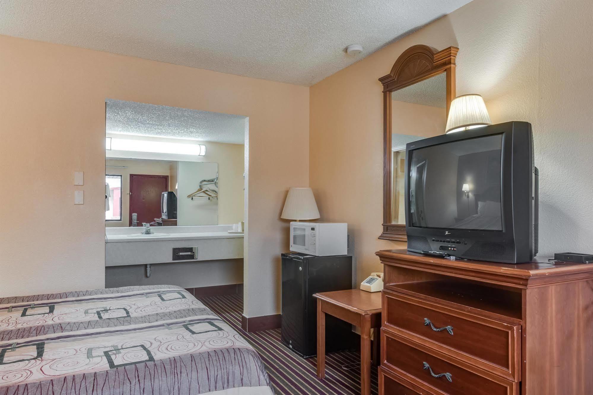 Travelers Inn Midwest City Exterior foto